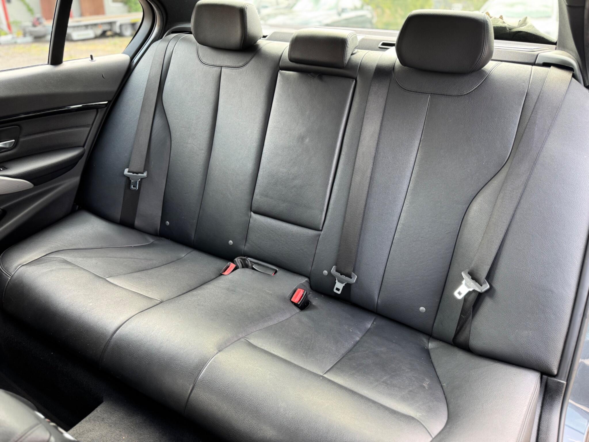 BMW 3 Series view 19