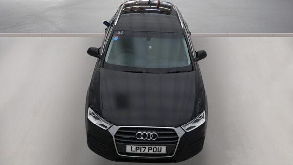 Audi Q3 view 7