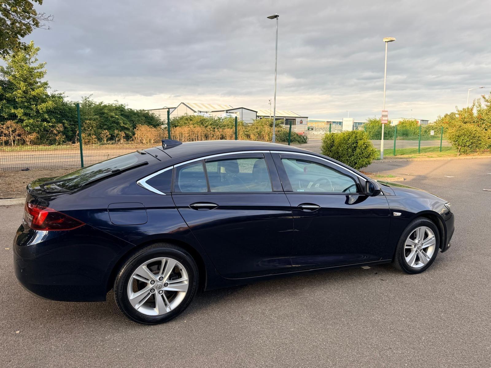 Vauxhall Insignia view 3