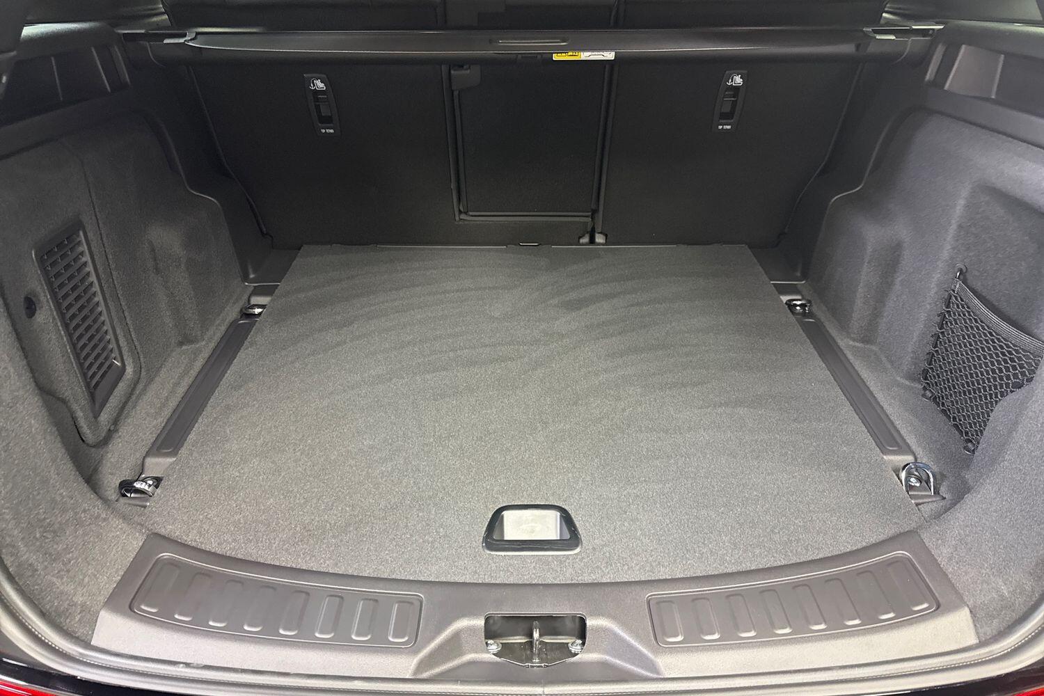 Land Rover Discovery Sport view 17