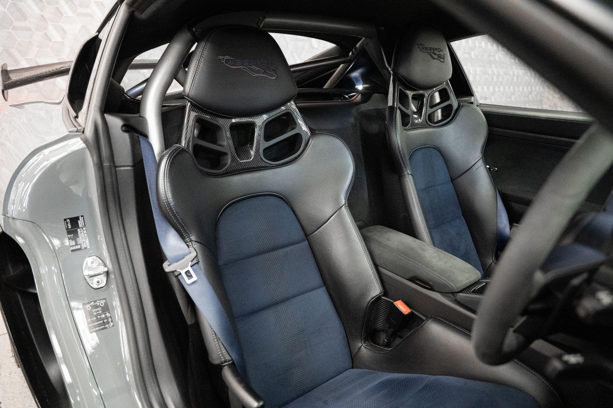 Porsche Cayman view 32