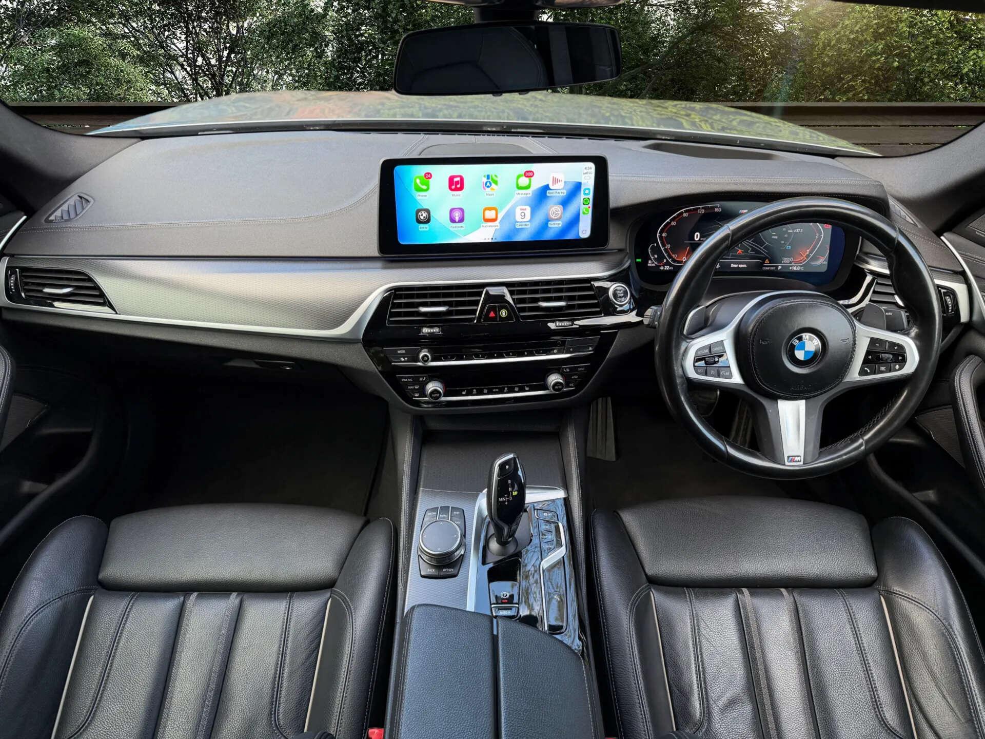 BMW 5 Series view 4