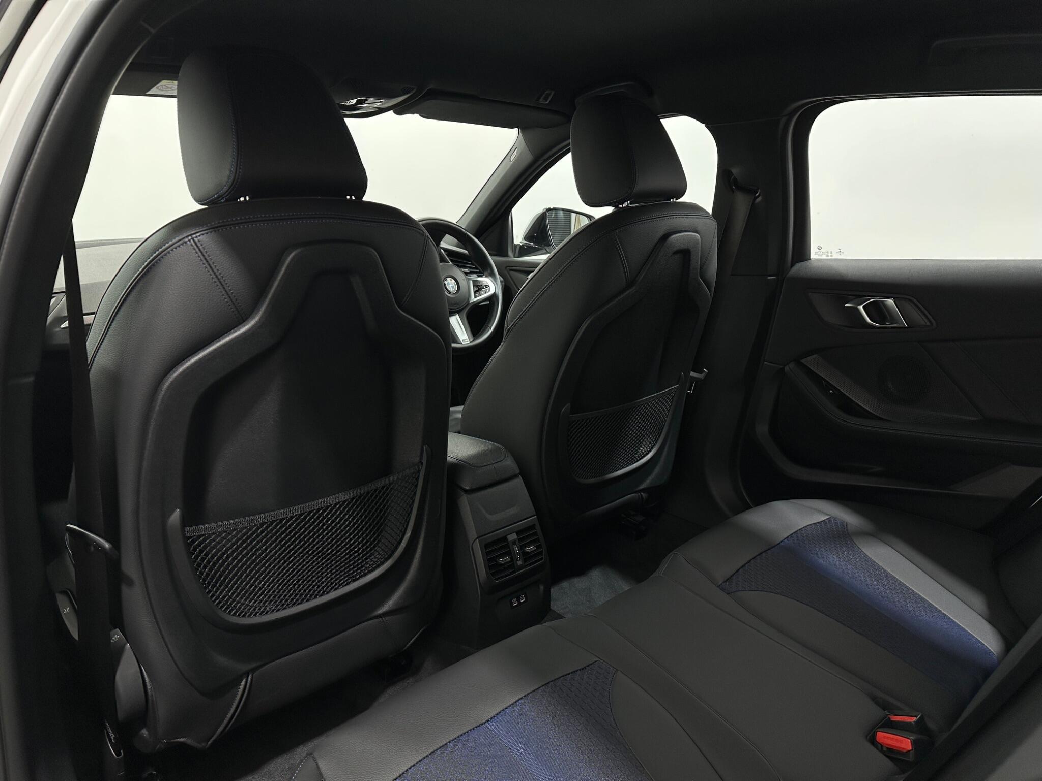 BMW 1 Series view 38