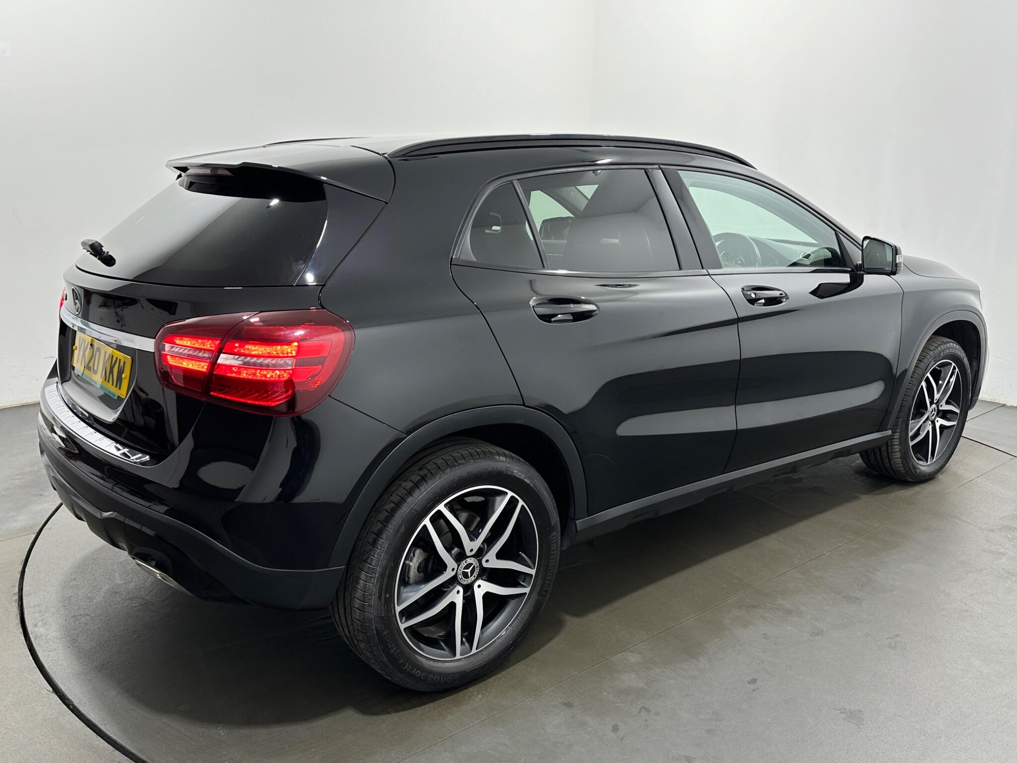 Mercedes-Benz Gla view 50