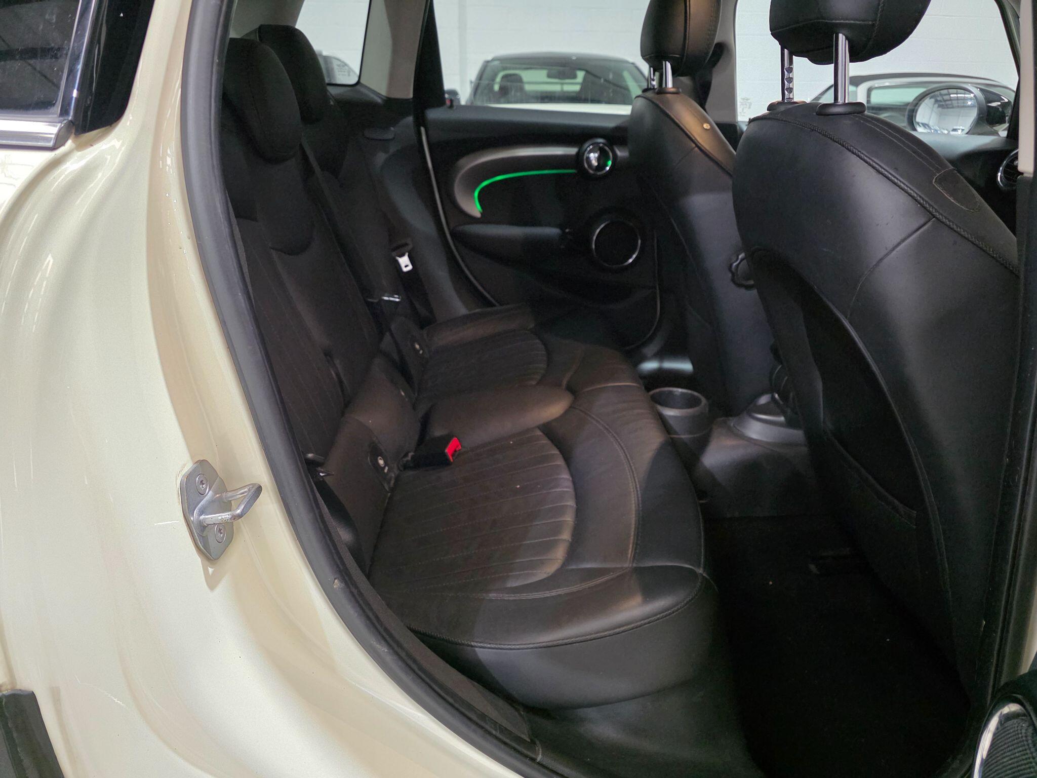 Mini Hatch view 23