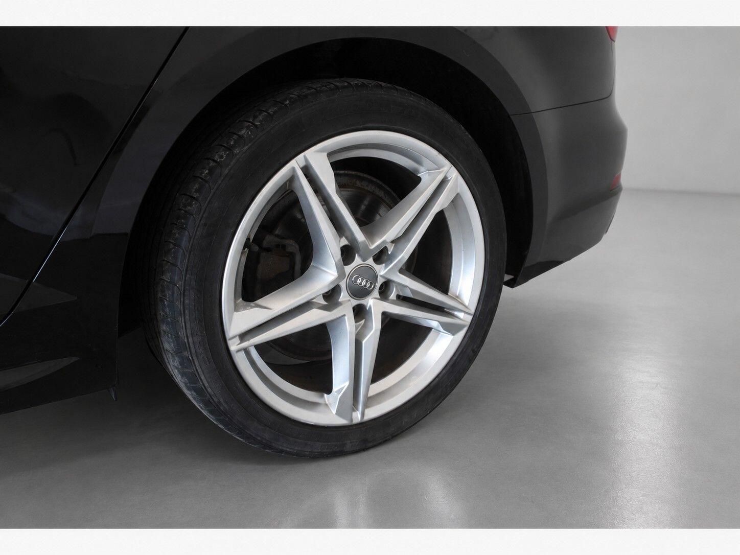 Audi A4 view 60