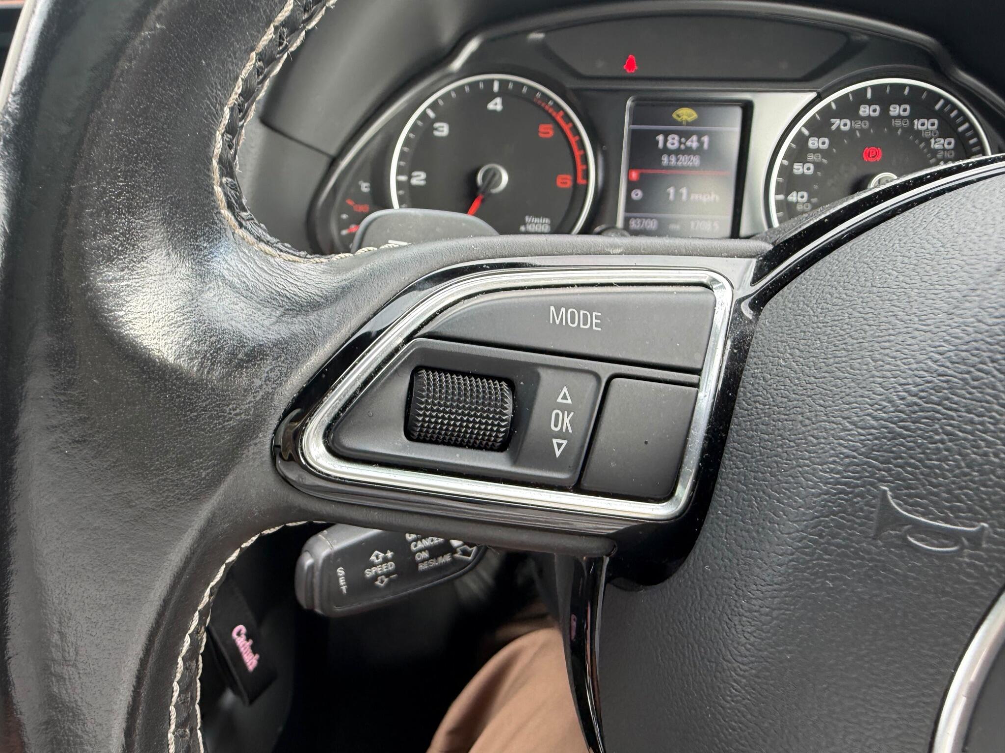 Audi Q5 view 14