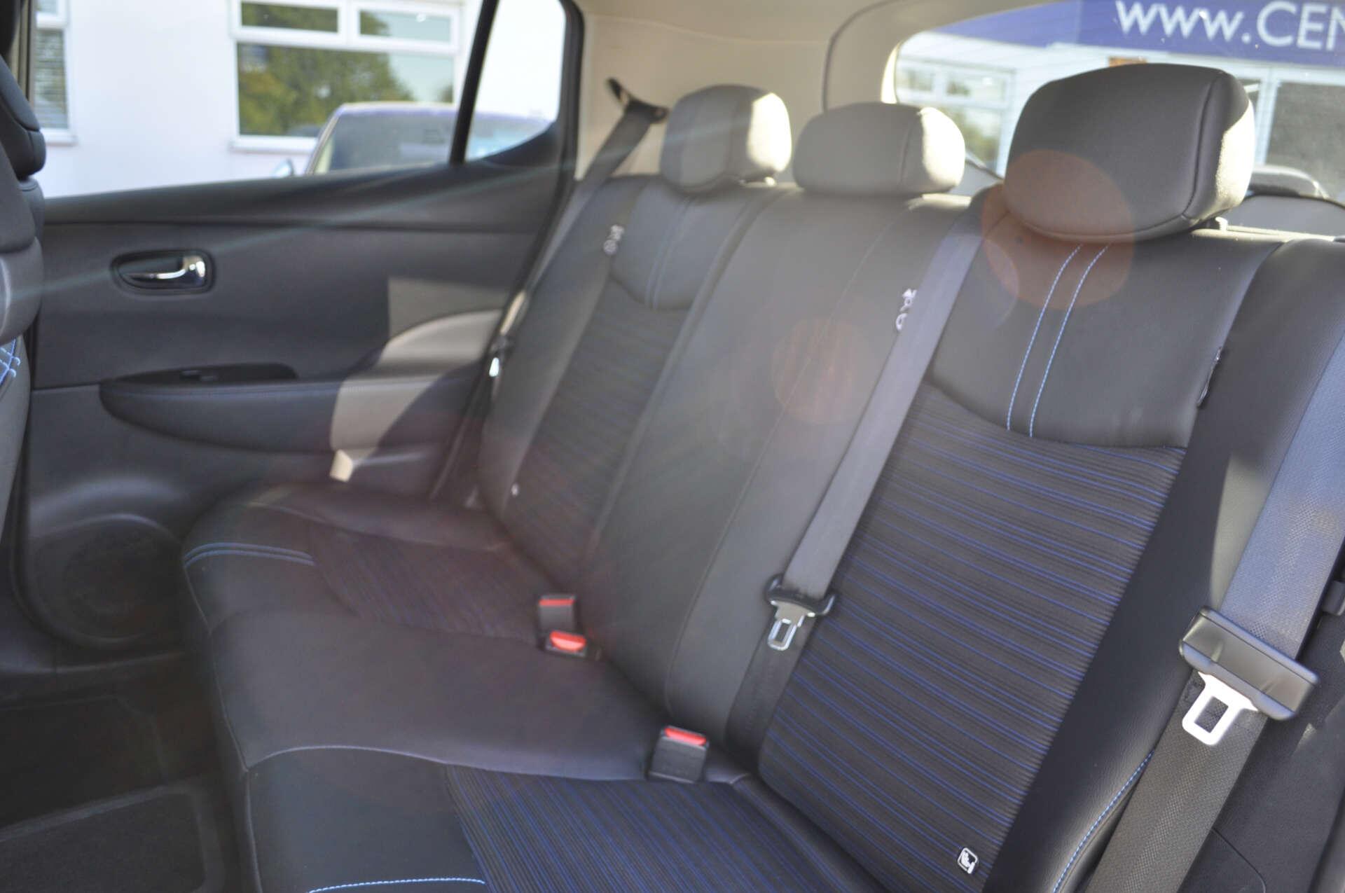 Nissan Leaf view 12