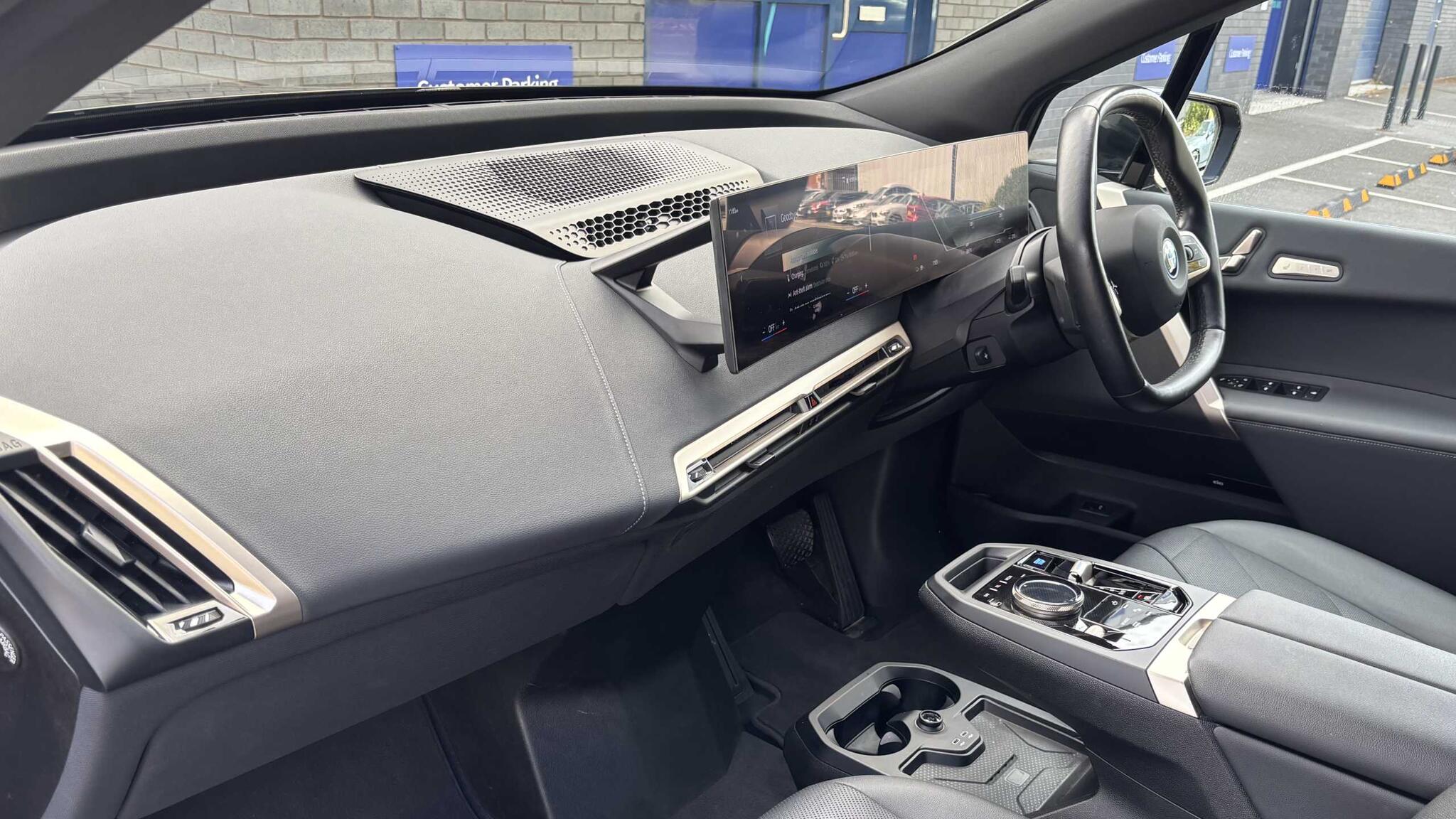 BMW iX view 9