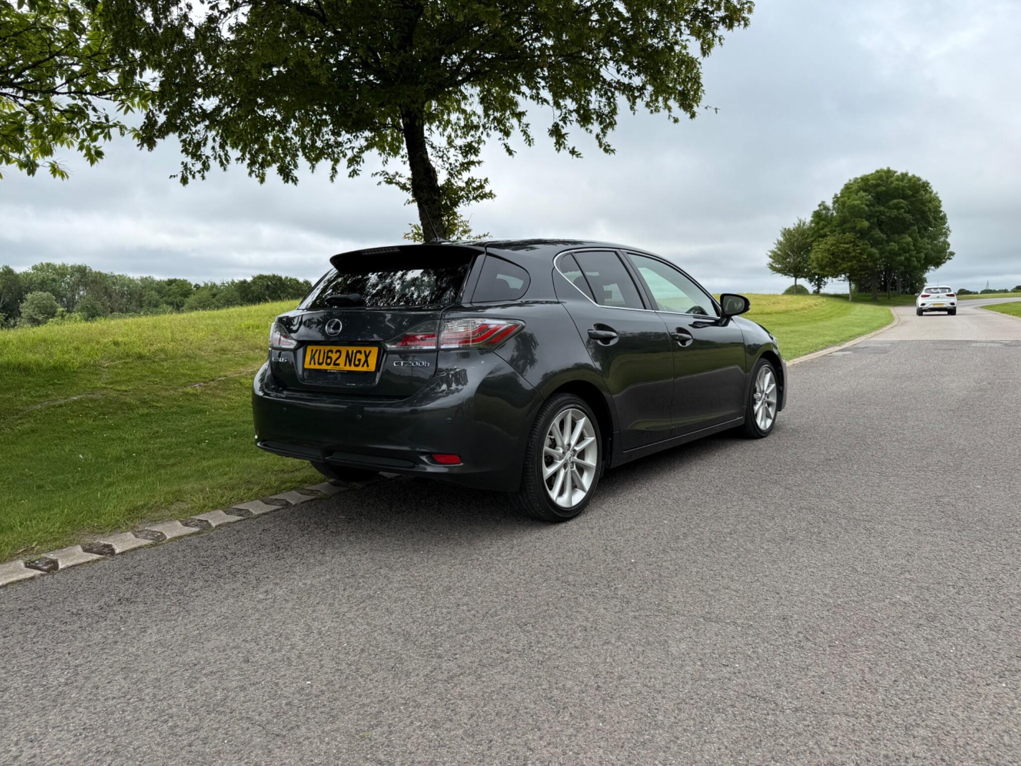Lexus CT view 11