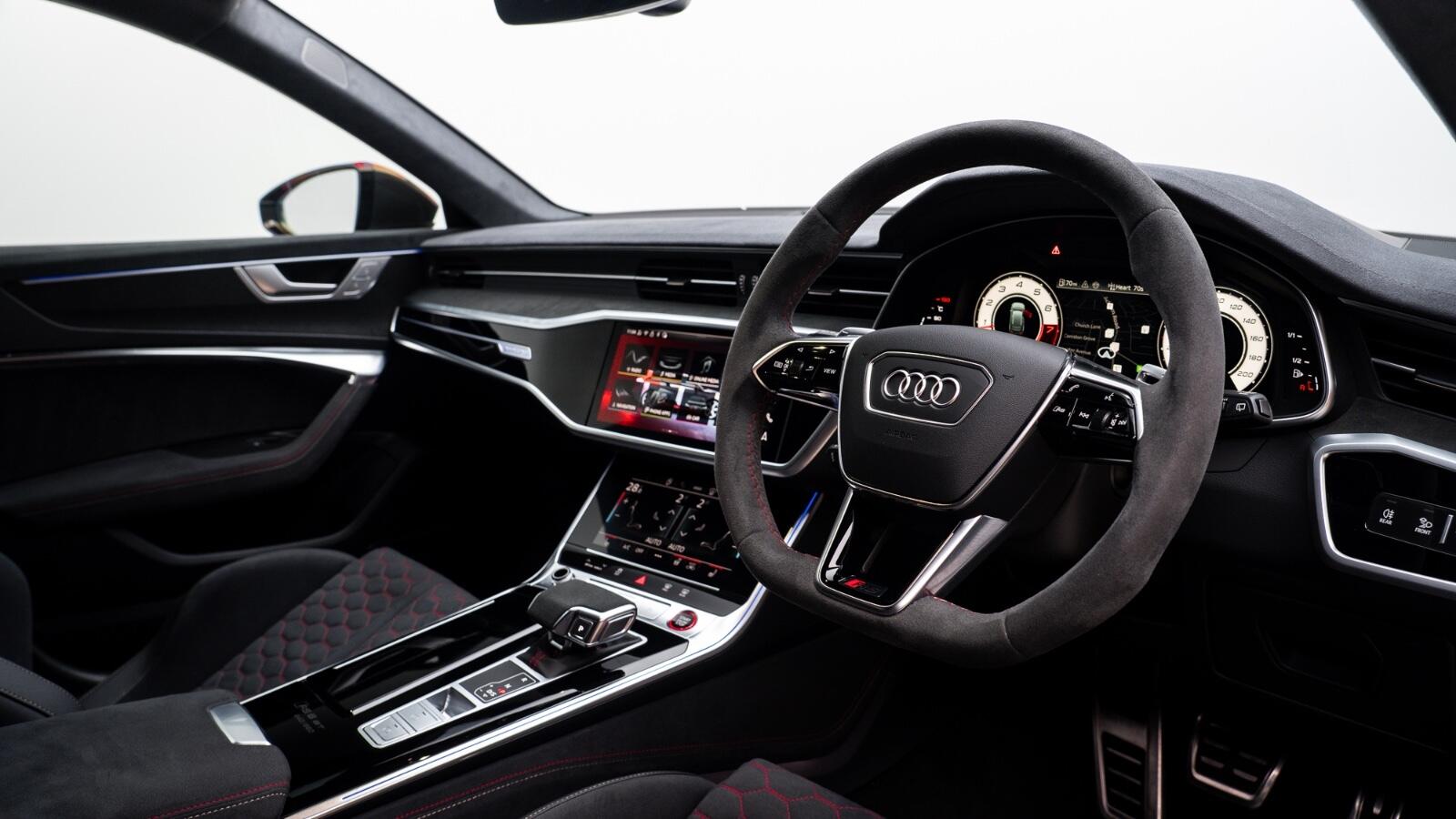 Audi RS6 Avant view 28