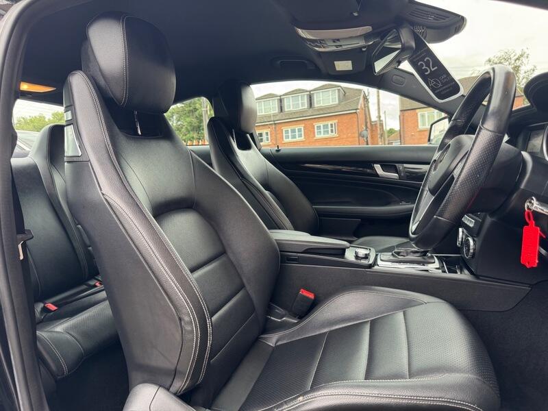 Mercedes-Benz C Class view 14