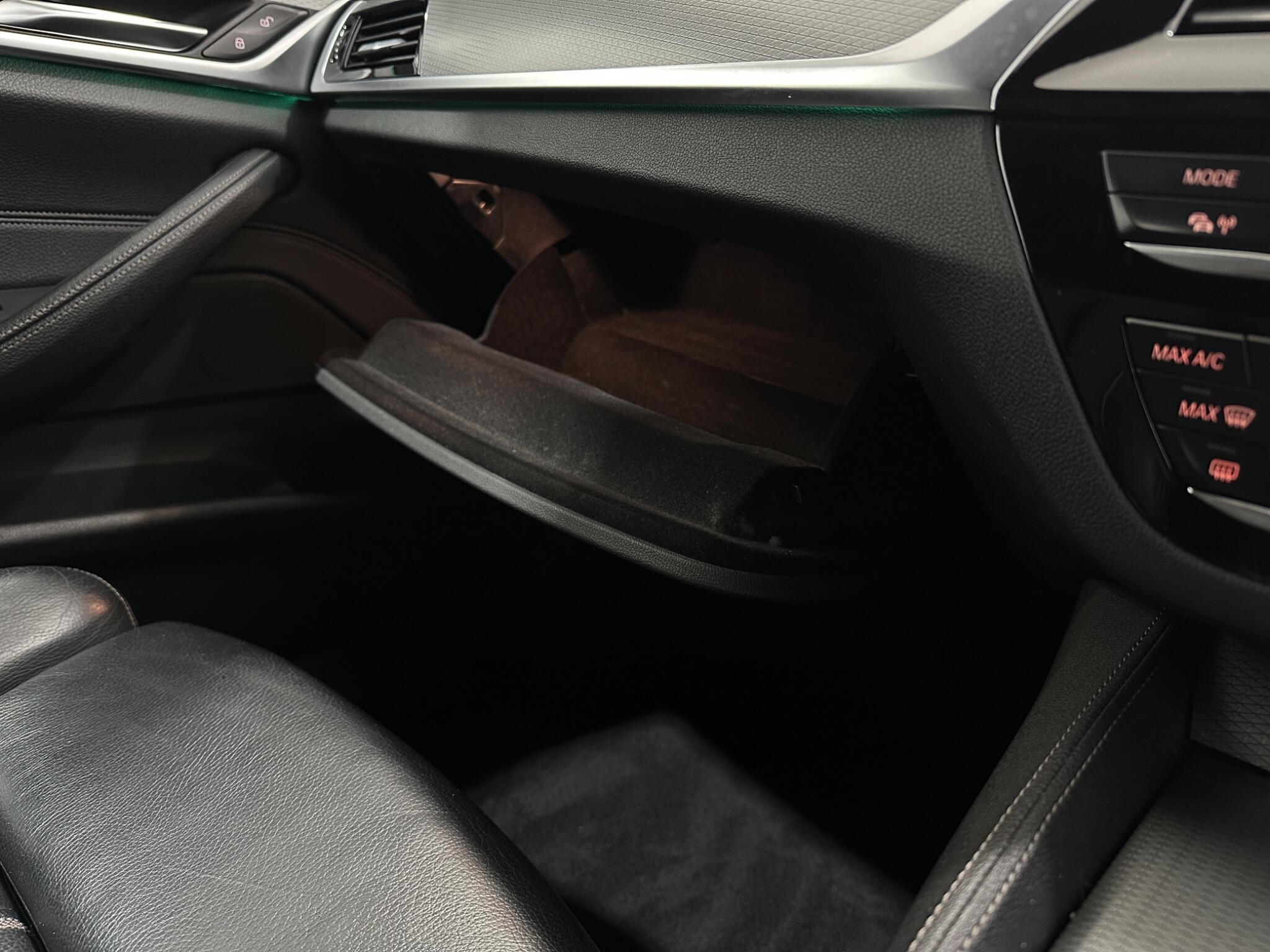 BMW 5 Series view 28