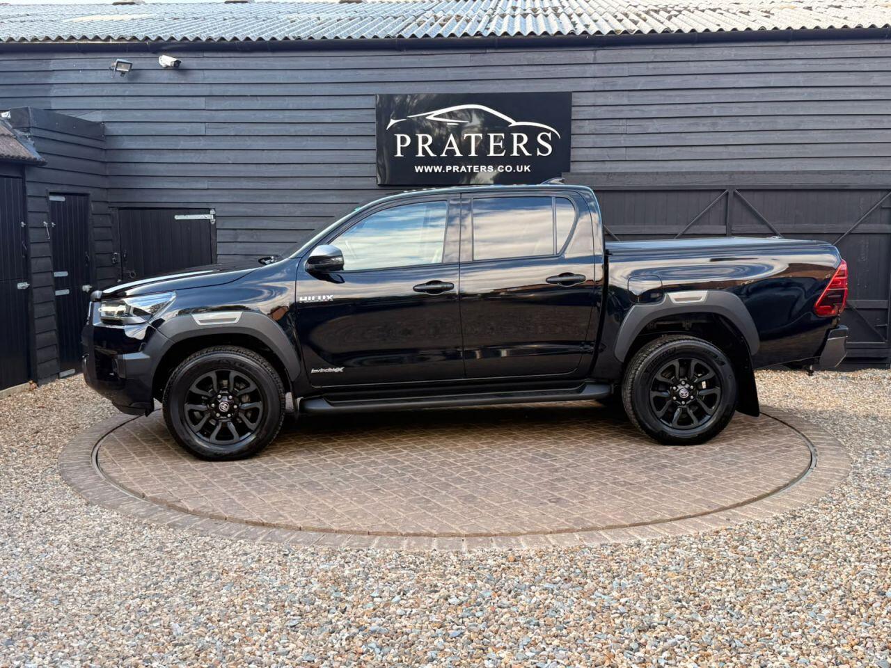 Toyota Hilux view 21