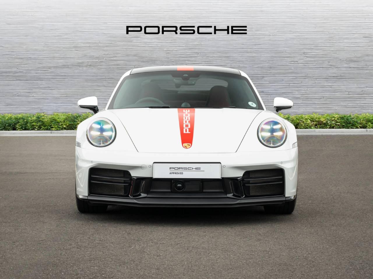 Porsche 911 view 7