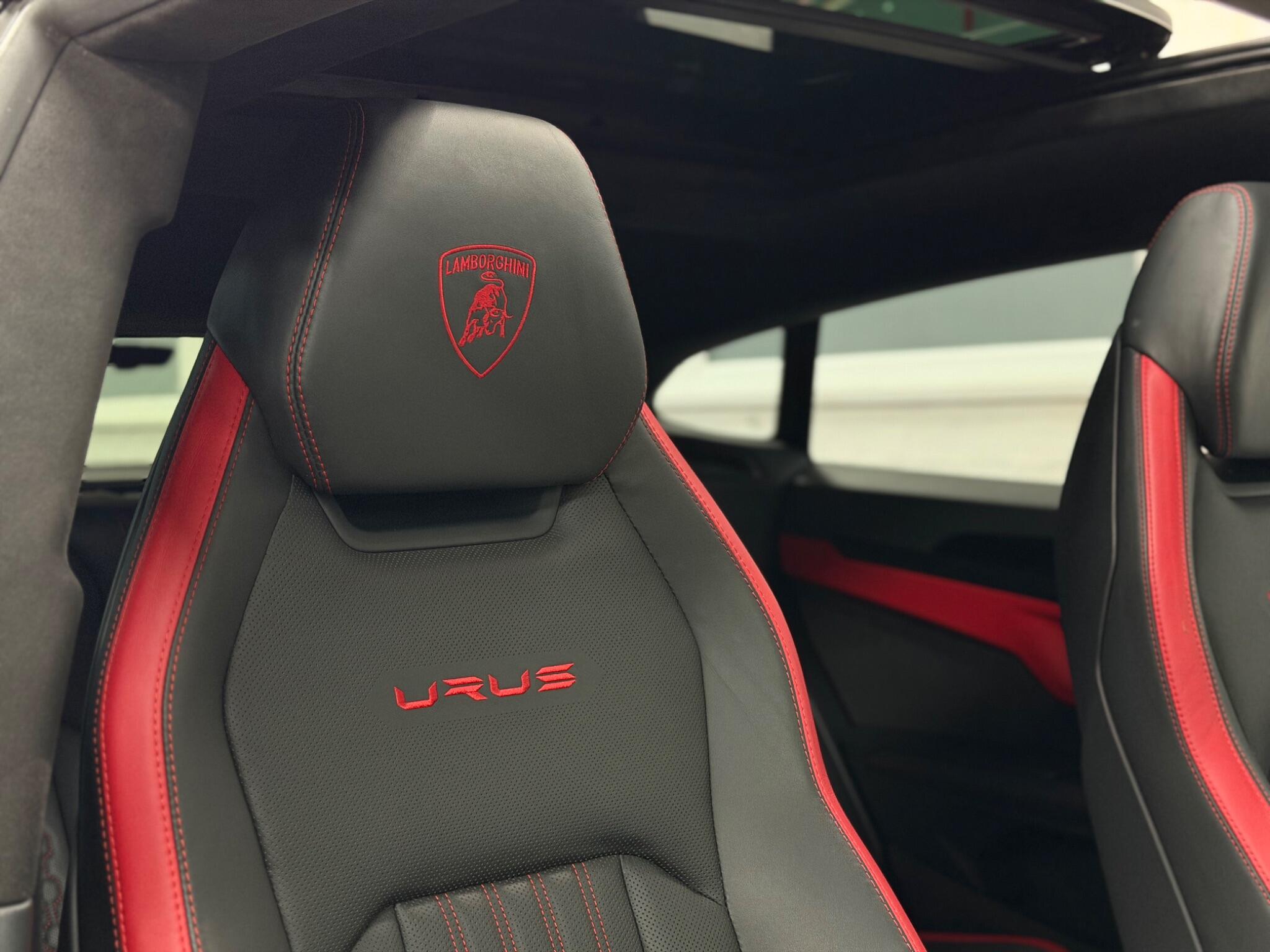 Lamborghini Urus view 29