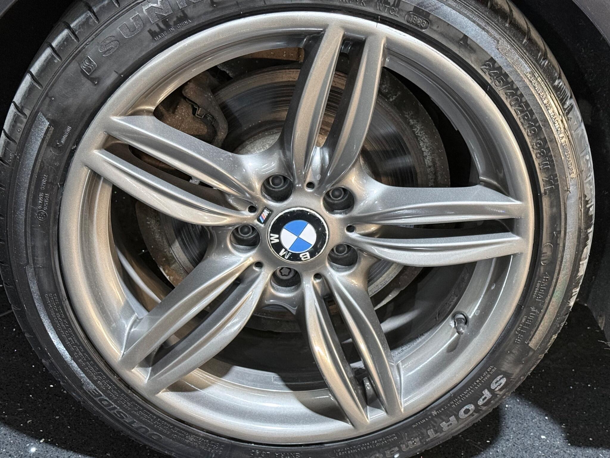 BMW 5 Series view 60