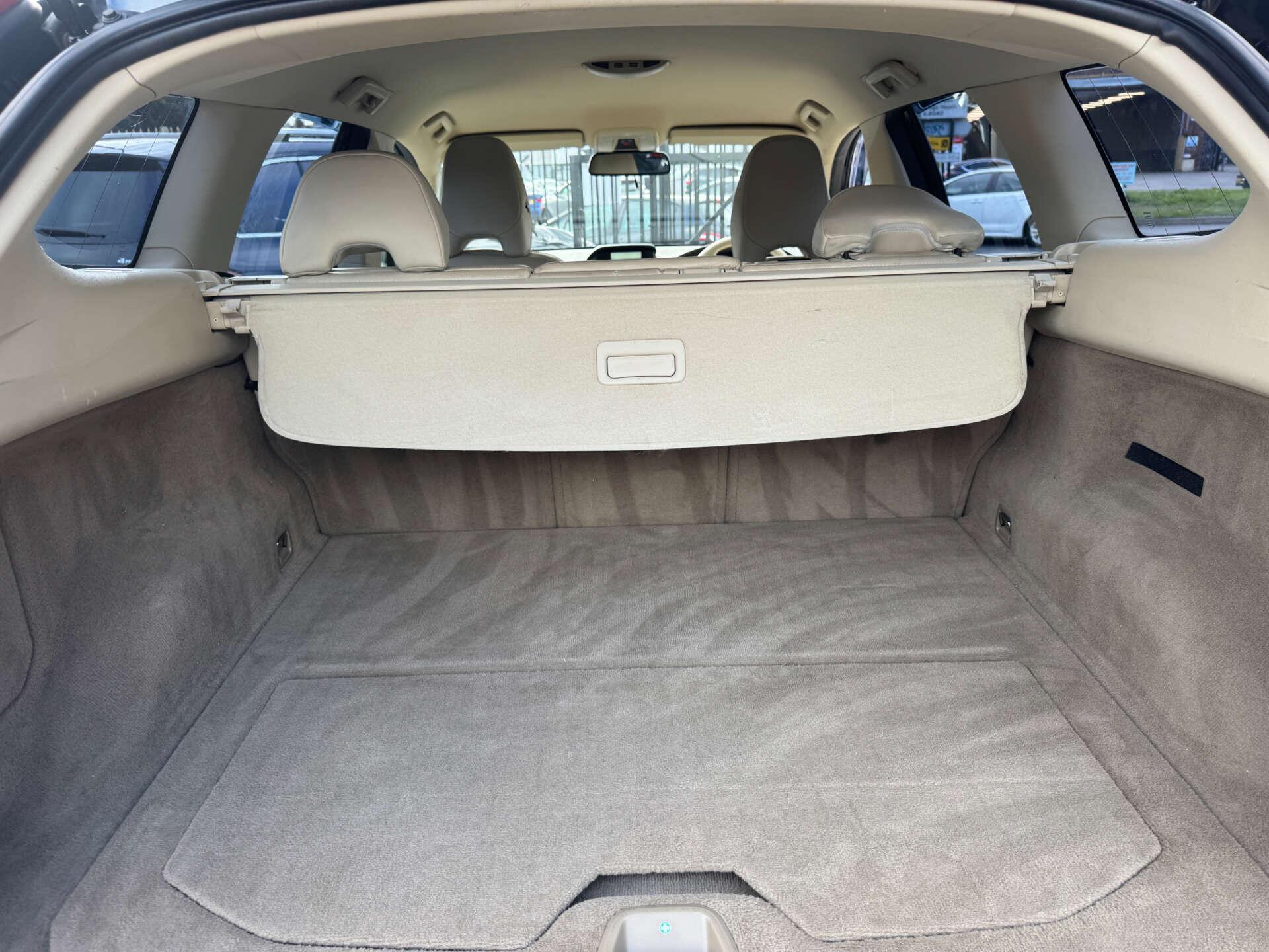 Volvo XC60 view 25