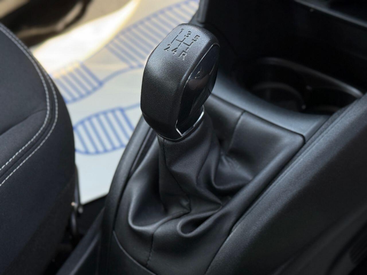 Peugeot 208 view 24