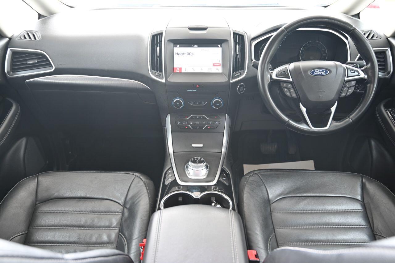 Ford Galaxy view 22