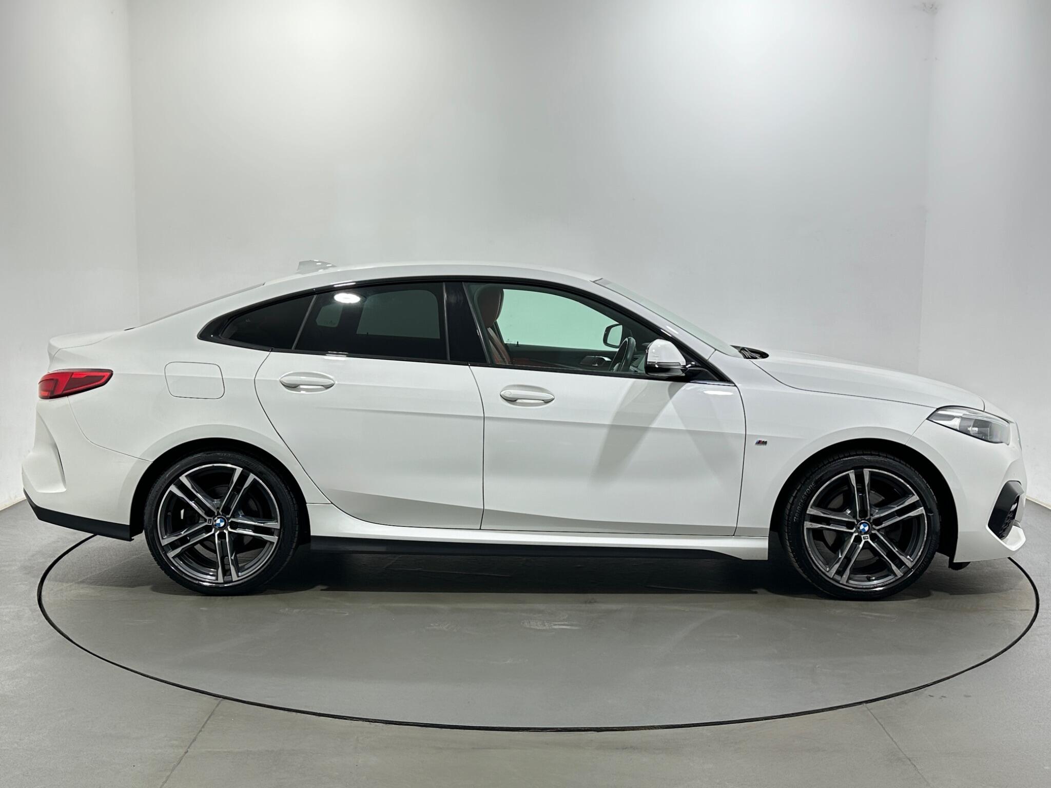 BMW 2 Series view 9