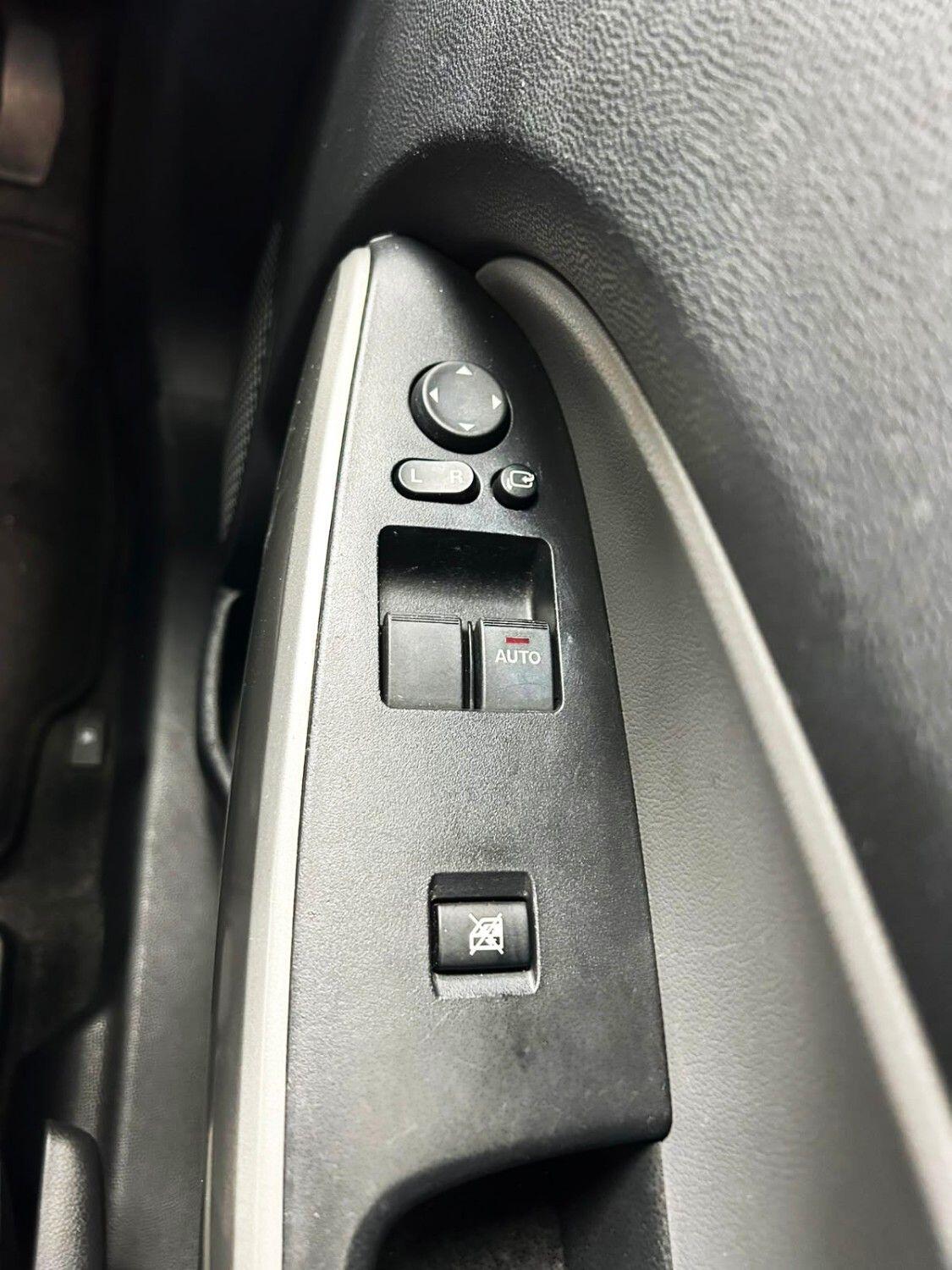 Mazda Mazda2 view 20