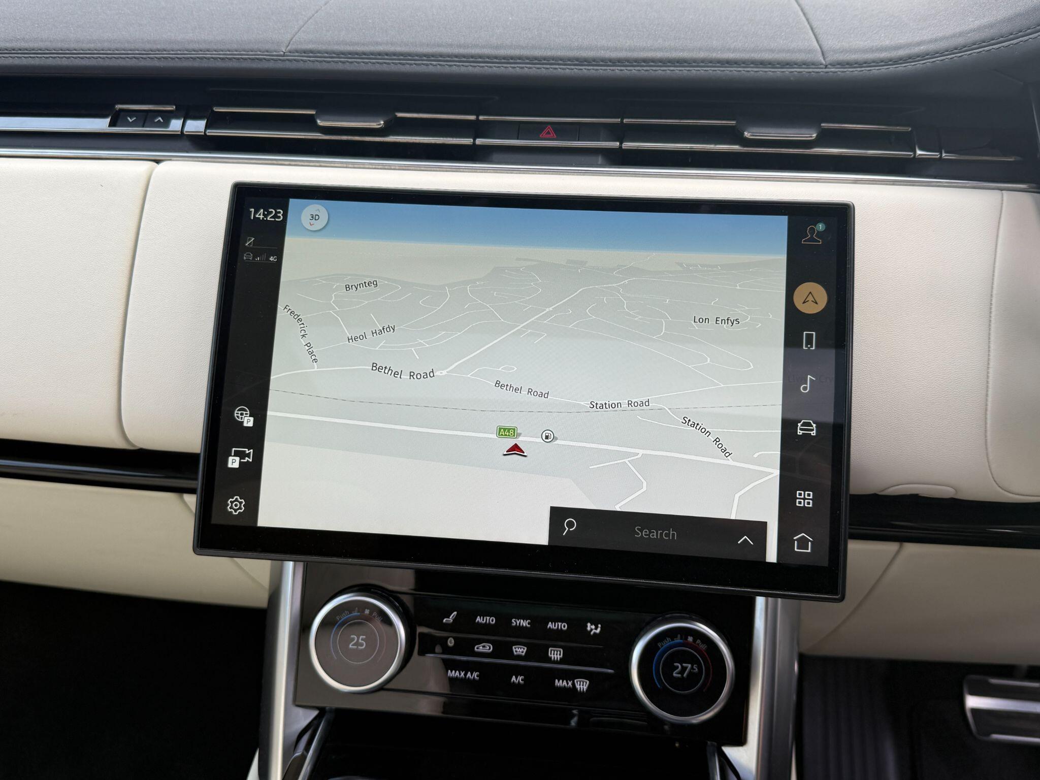Land Rover Range Rover view 19
