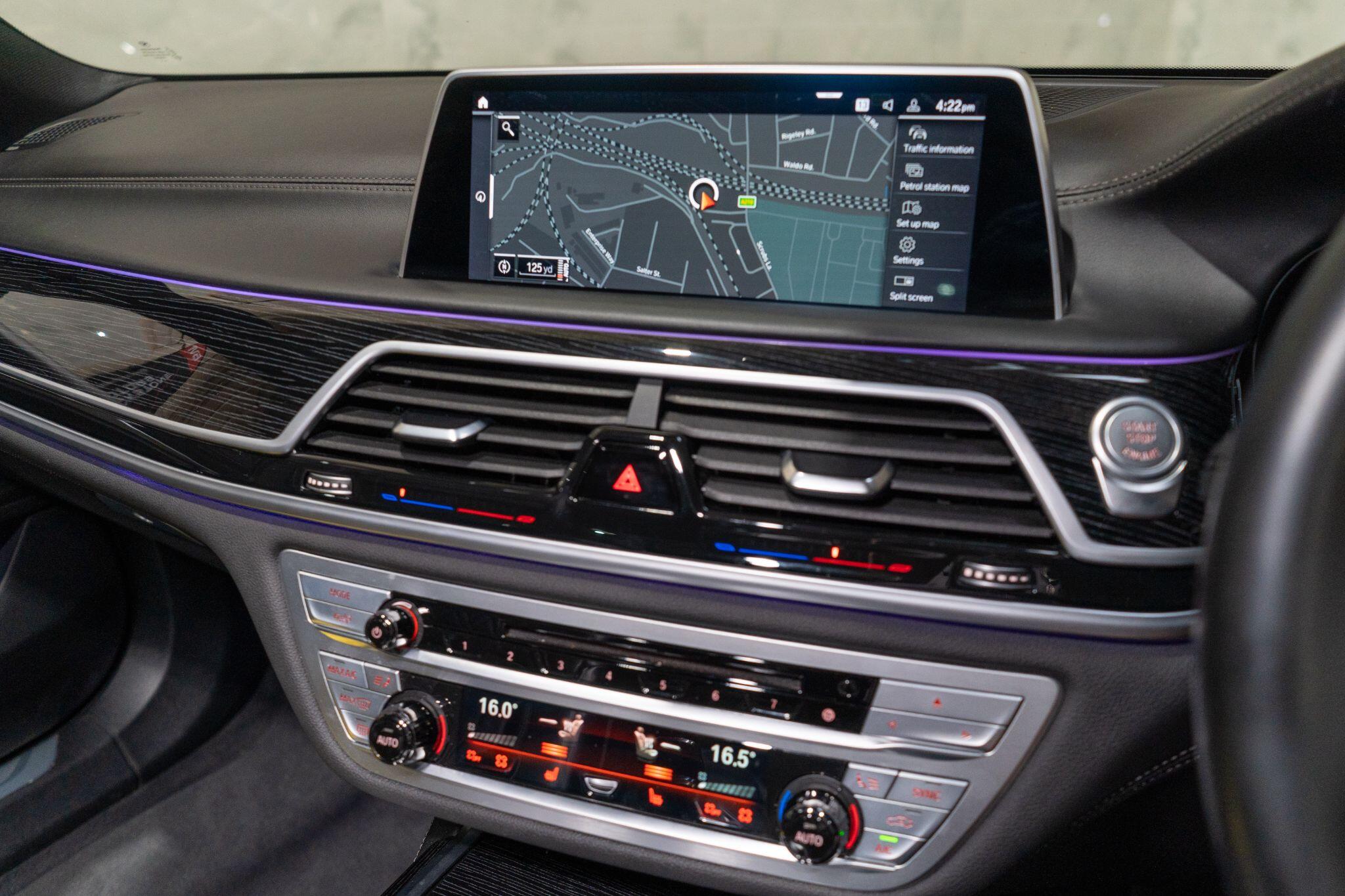 BMW 7 Series view 20