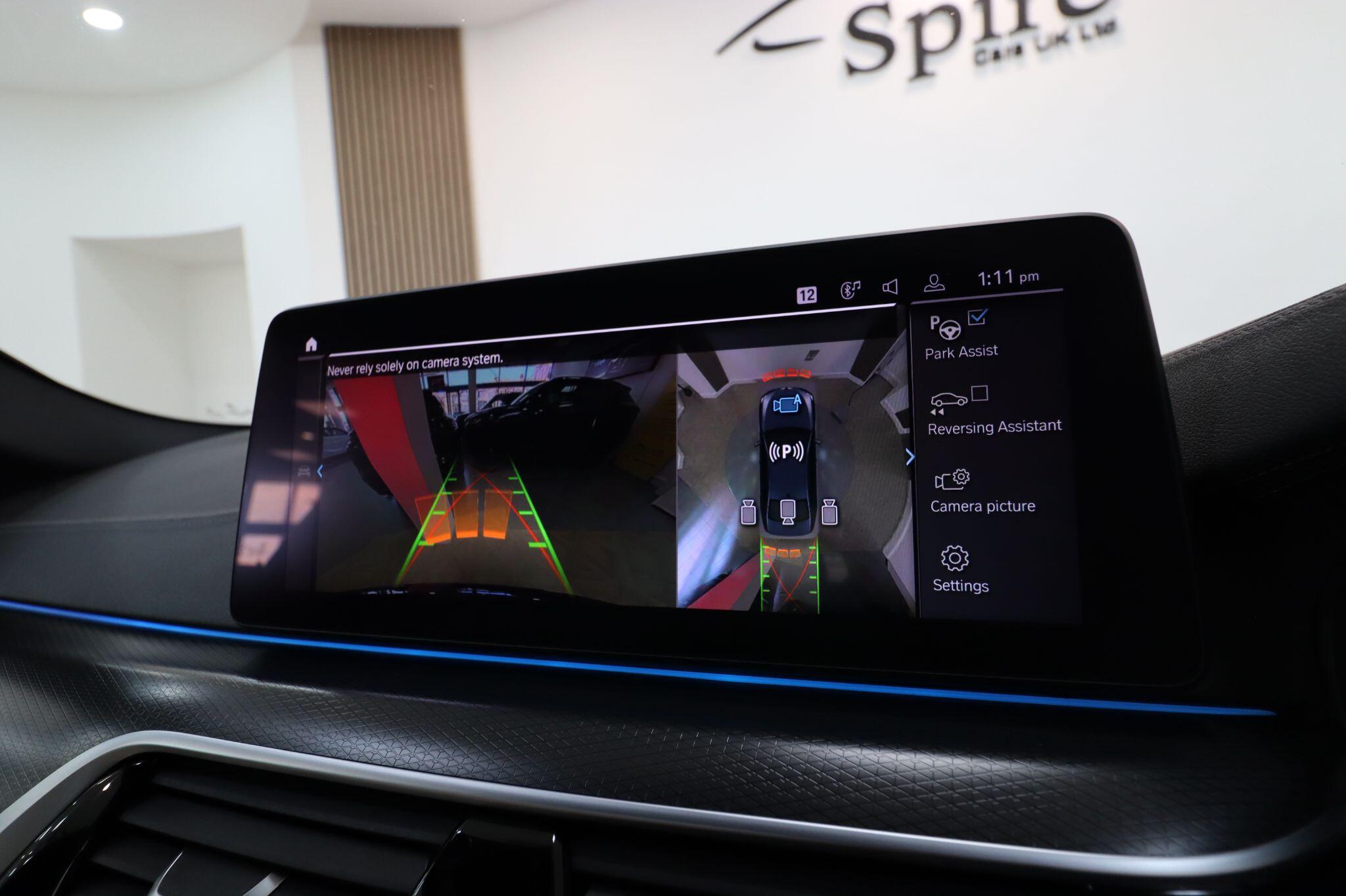 BMW 5 Series view 36