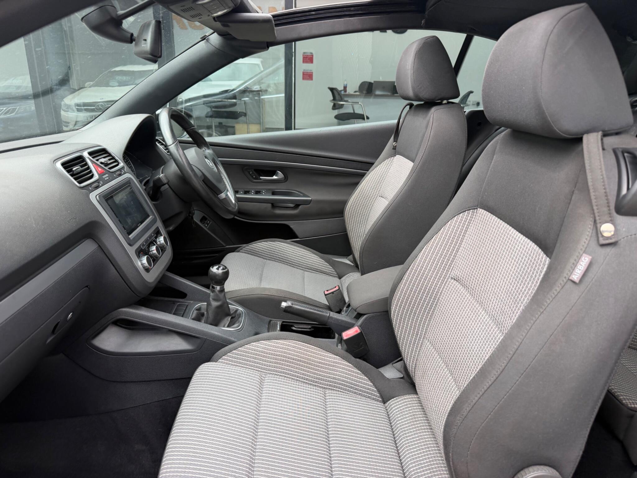 Volkswagen Eos view 15