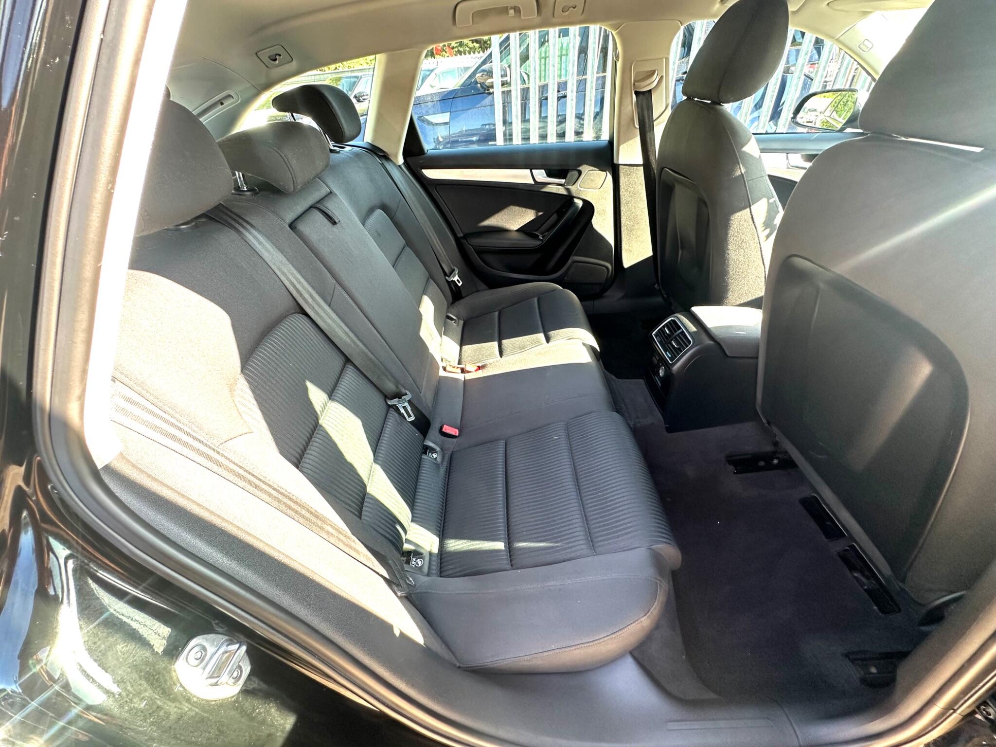 Audi A4 Avant view 45