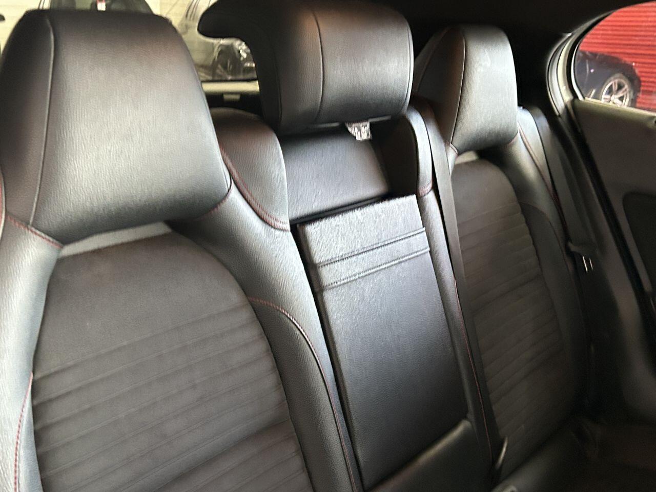 Mercedes-Benz Gla view 57