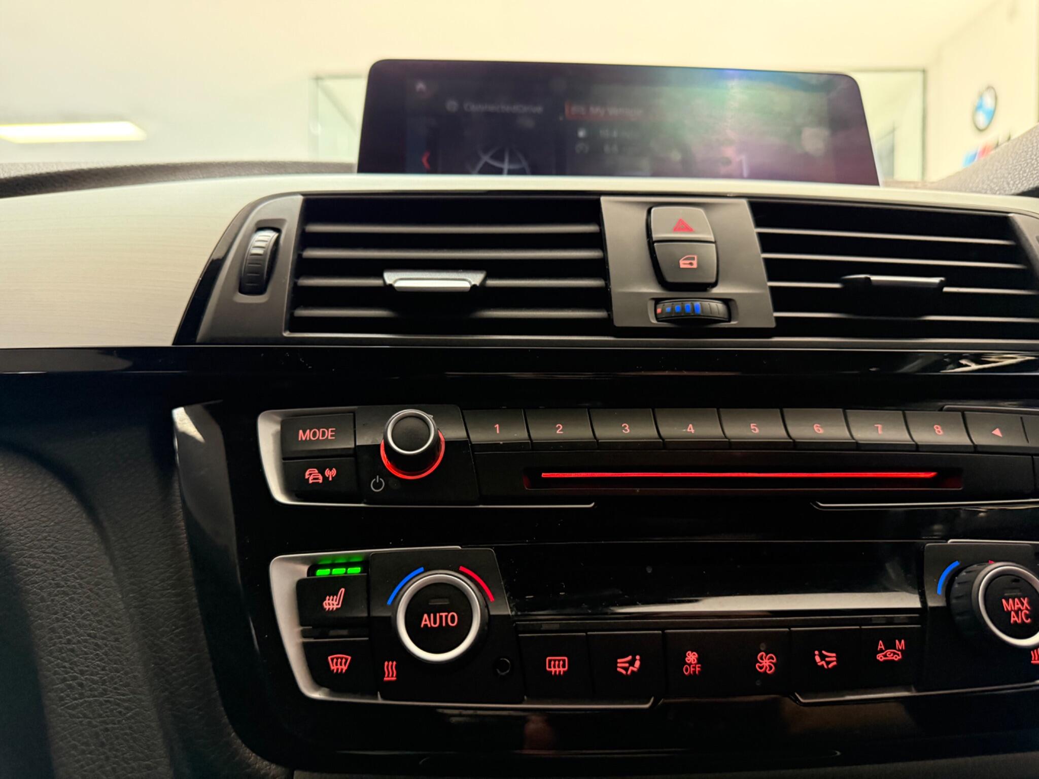 BMW 3 Series view 11