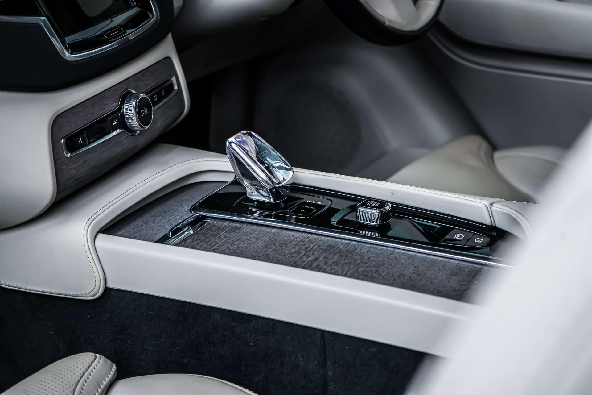 Volvo XC90 view 20