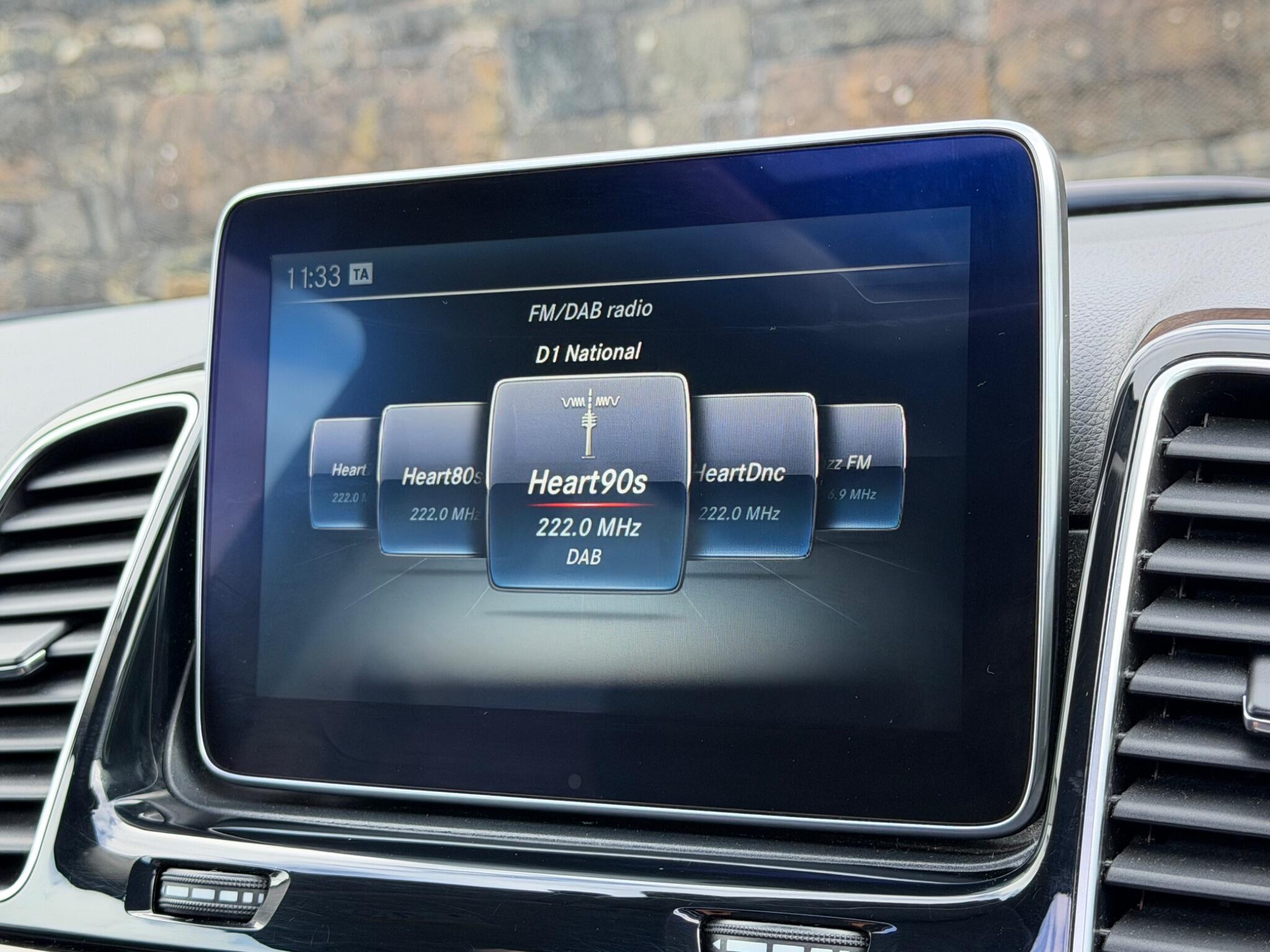 Mercedes-Benz GLE view 35