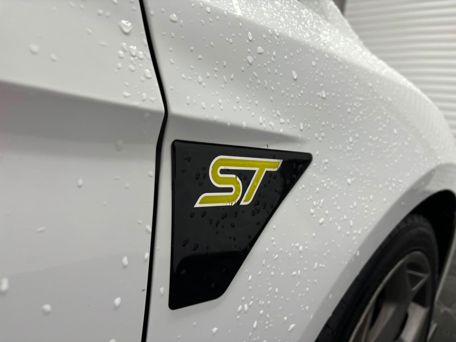 Ford Focus view 36