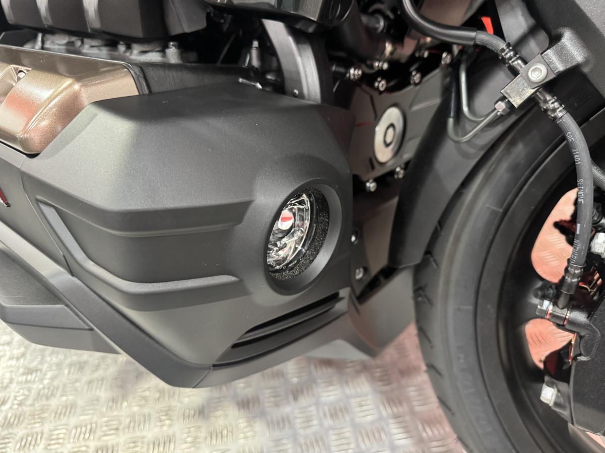 Honda GL1800 Gold Wing view 12