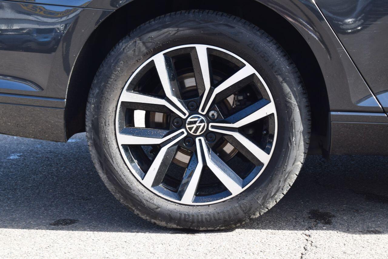 Volkswagen Passat view 9
