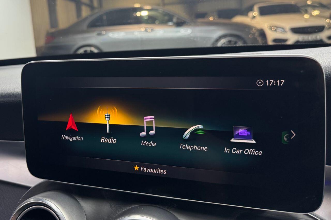Mercedes-Benz C-Class view 29