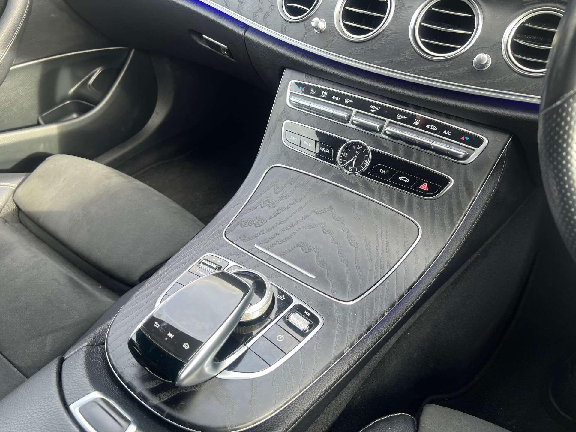 Mercedes-Benz E-Class view 20