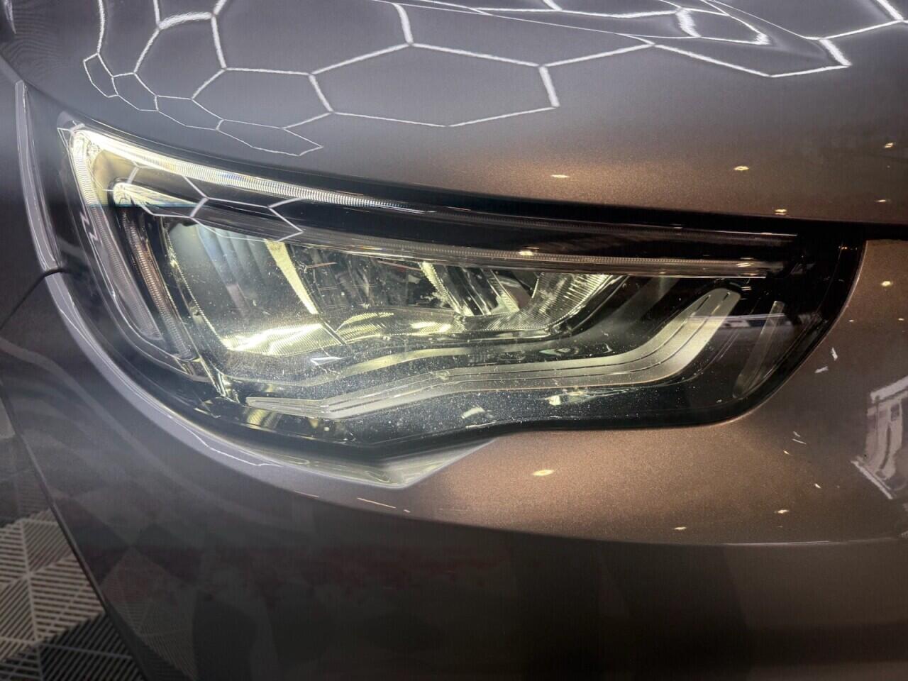 Vauxhall Grandland X view 3