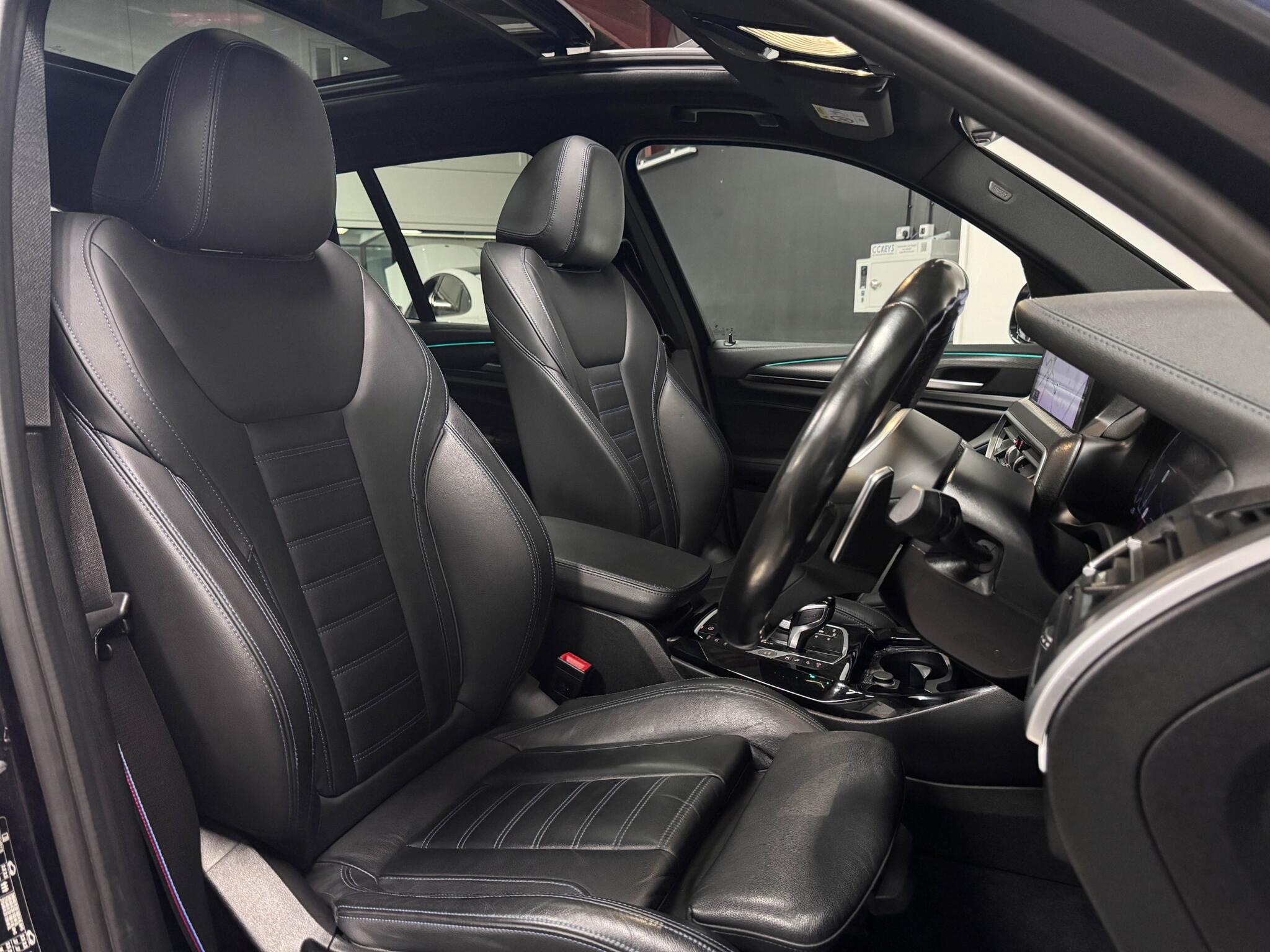 BMW X3 view 24
