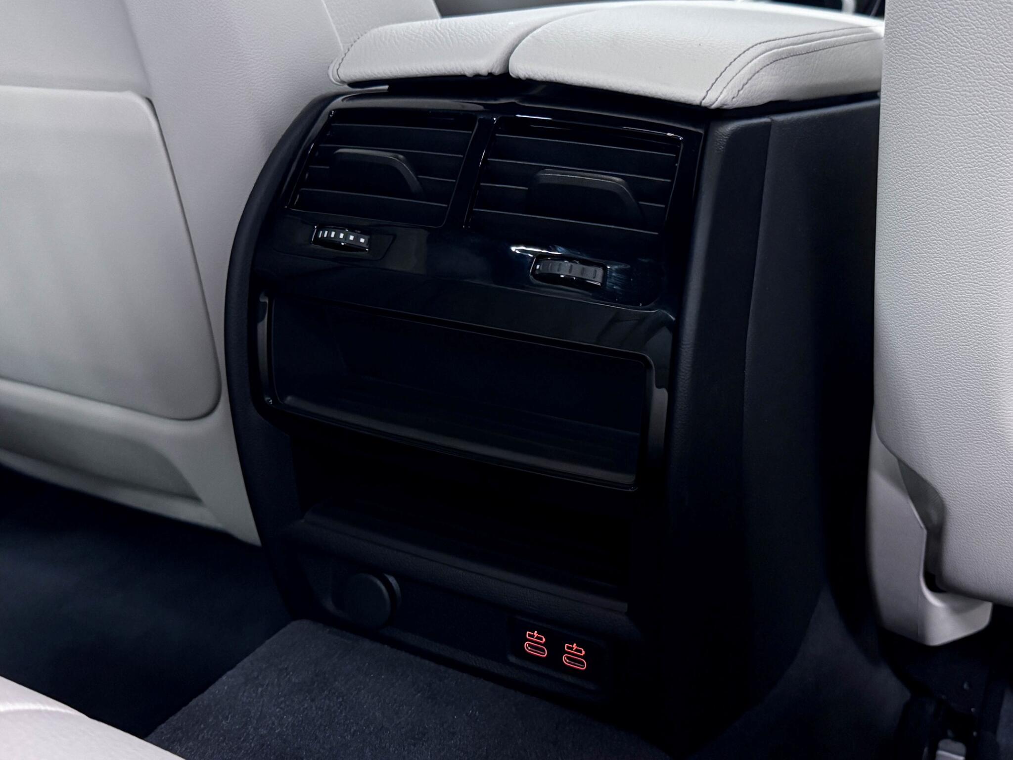 BMW 5 Series view 11
