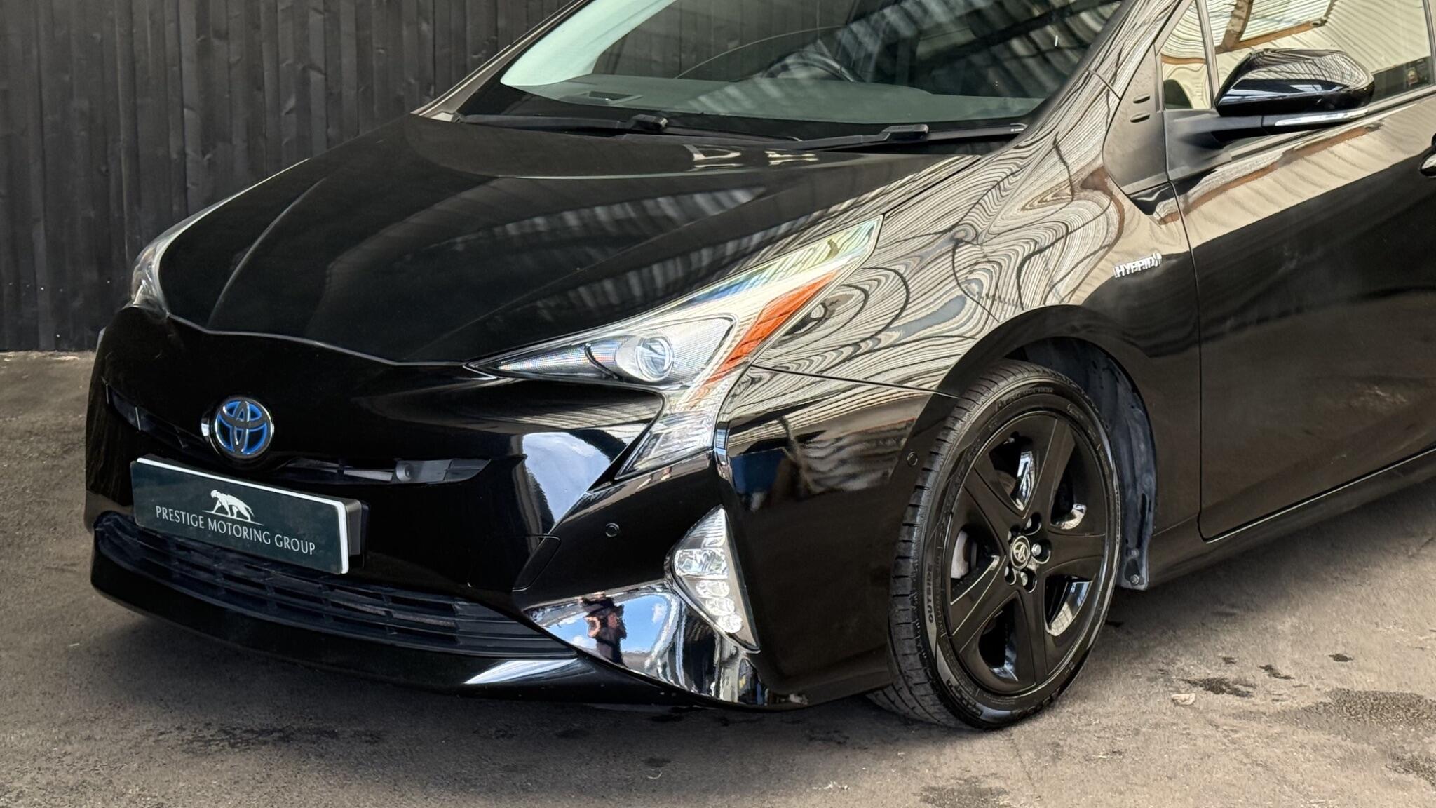 Toyota Prius view 6