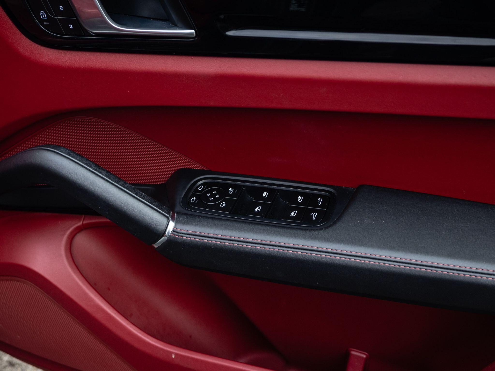 Porsche Cayenne view 18