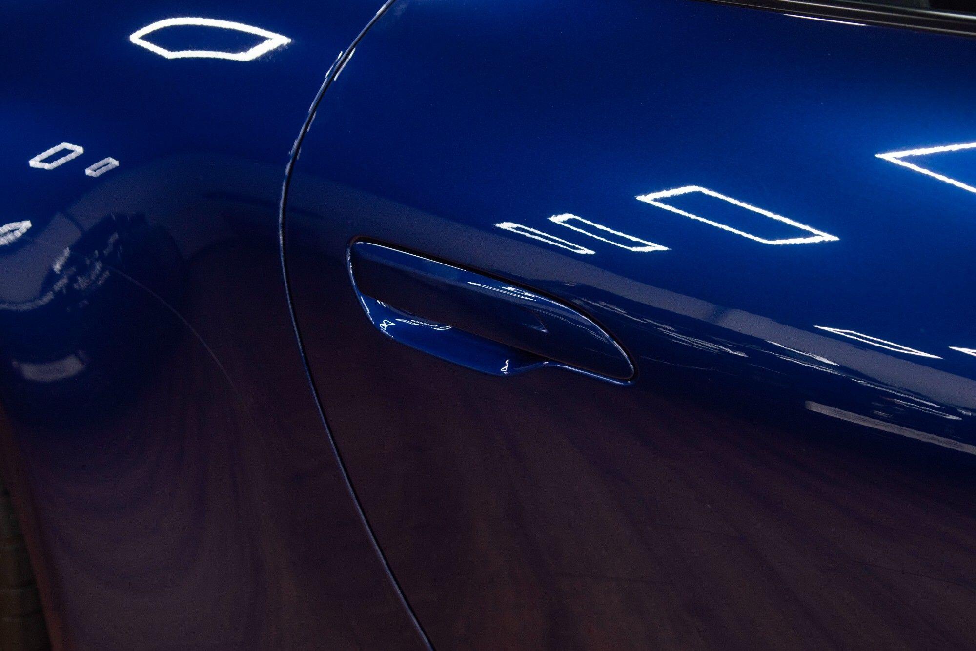 Porsche 911 view 4