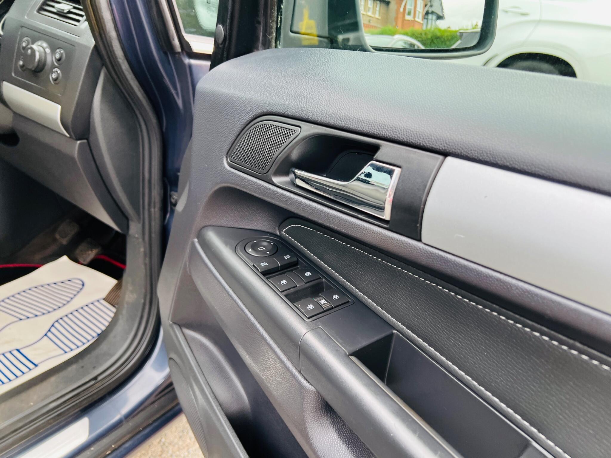 2010 Vauxhall Zafira image 32