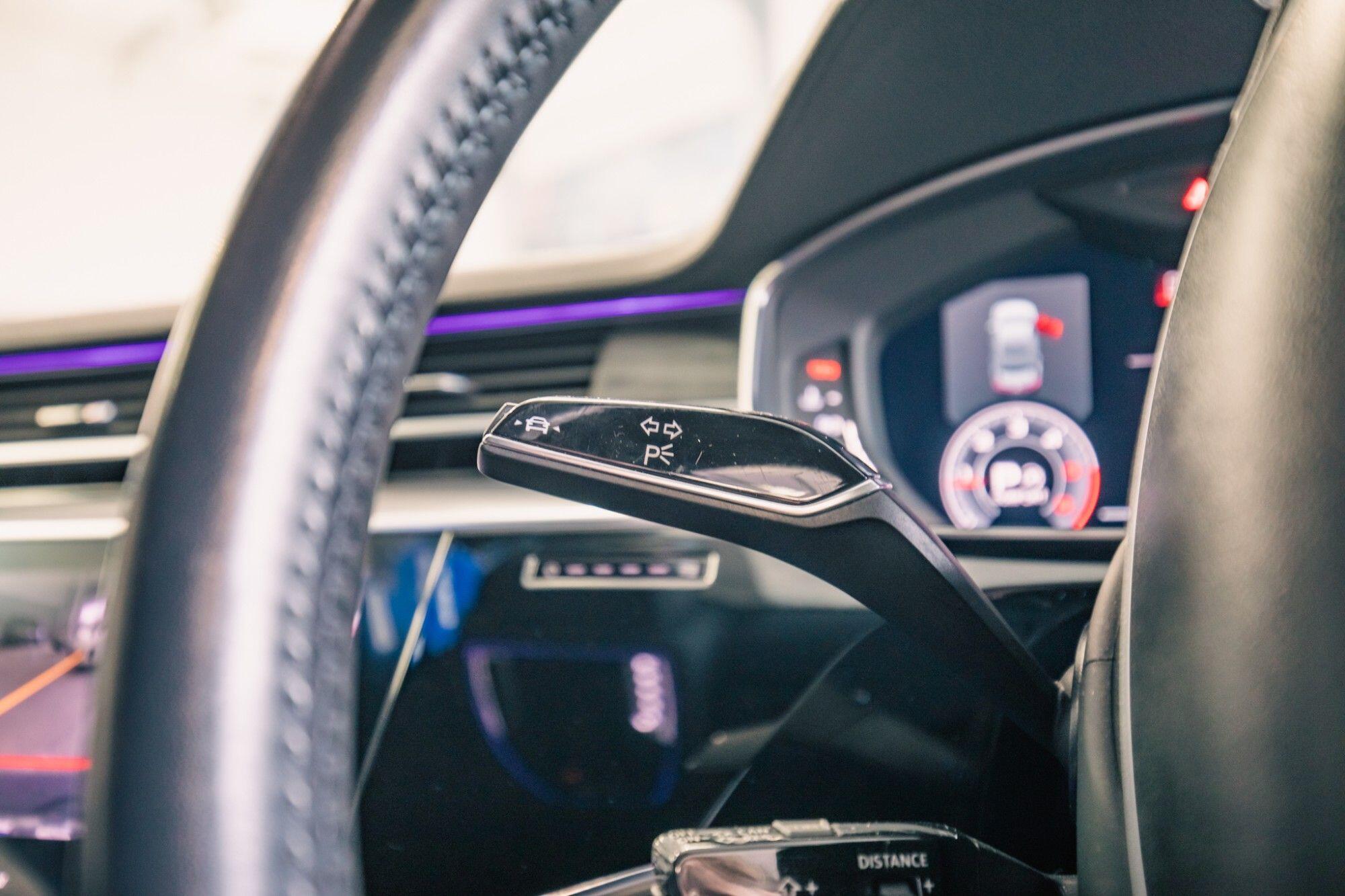 Audi A8 view 17