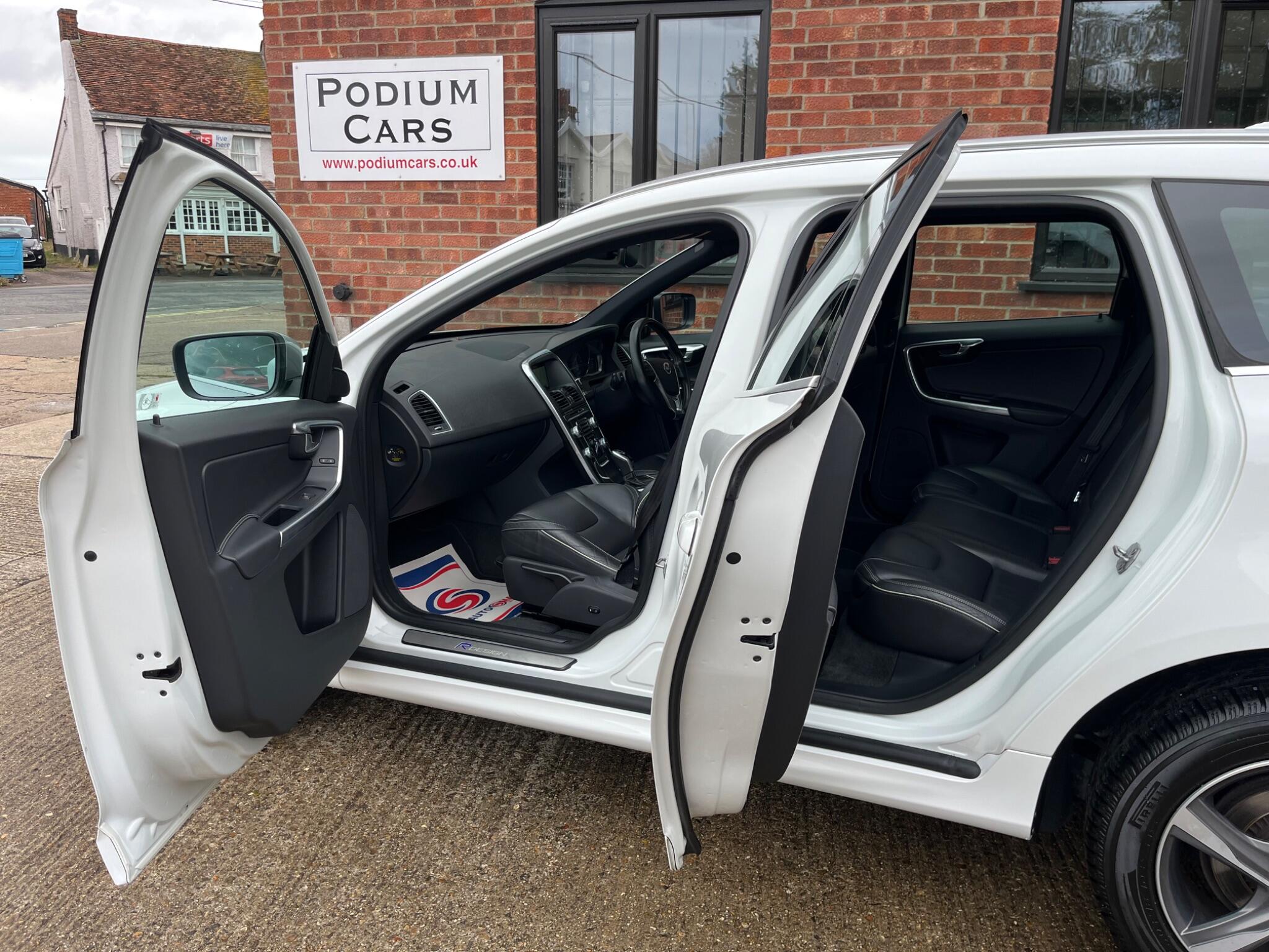 Volvo XC60 view 16