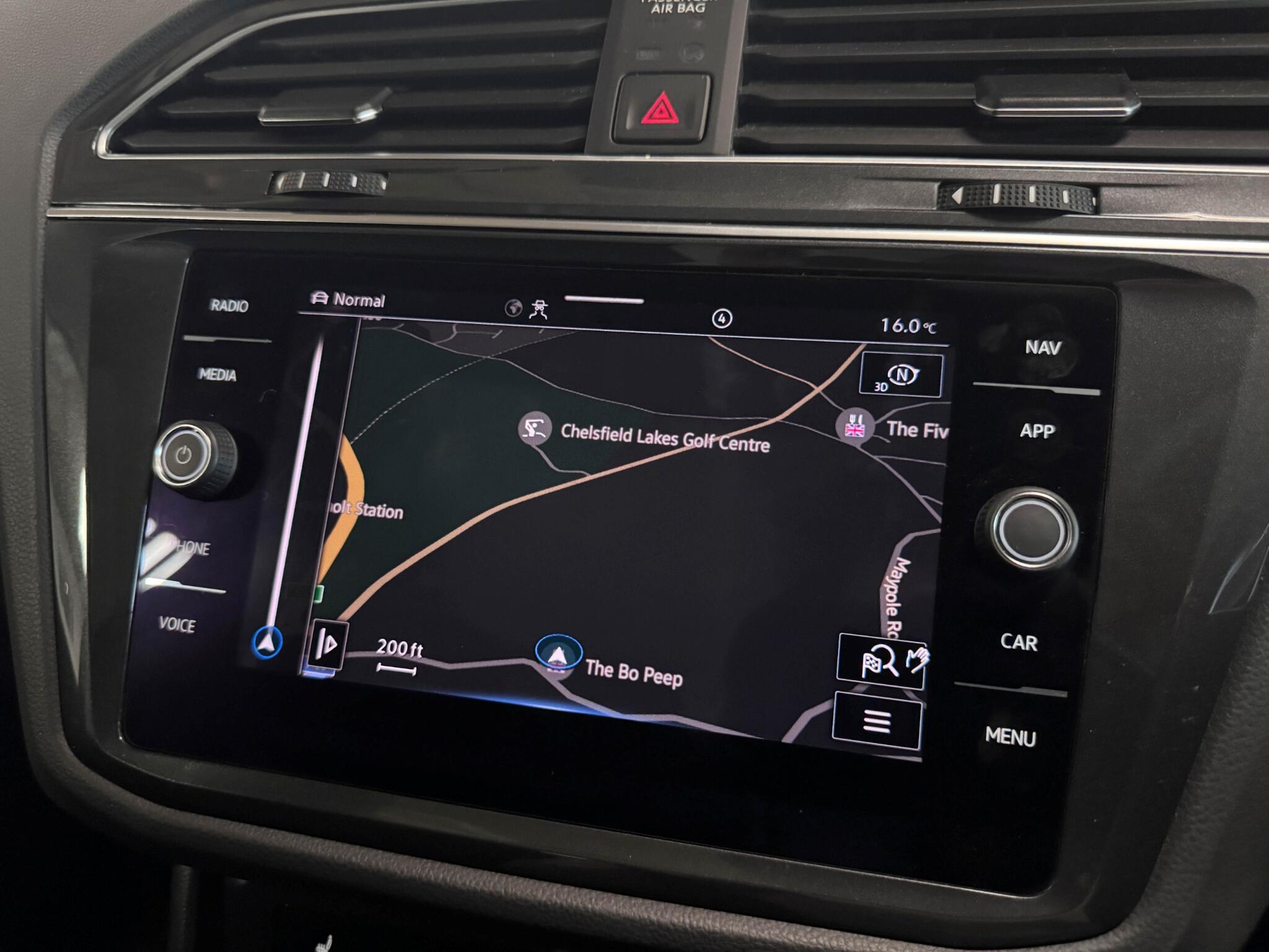 Volkswagen Tiguan view 12
